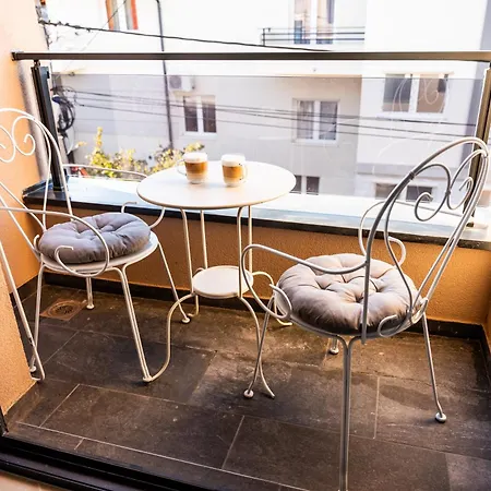 V Lux Apartment *