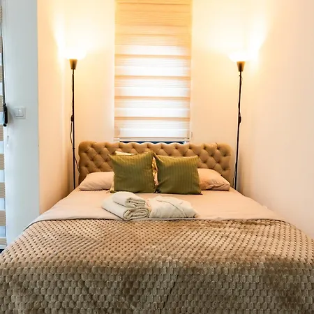Apartment V Lux *